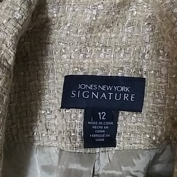 Suit - Picture 4 of 7